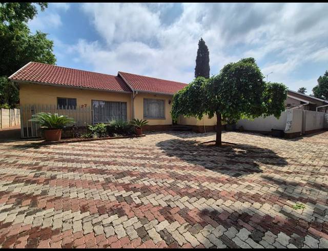 4 BEDROOM HOUSE FOR SALE IN BRACKENDOWNS